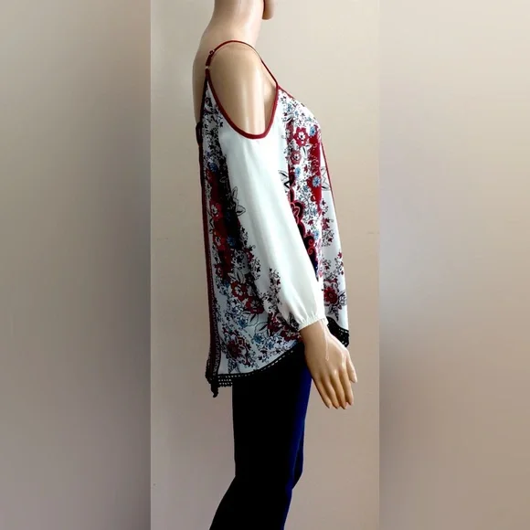 Vanity - Picture 2 of 3